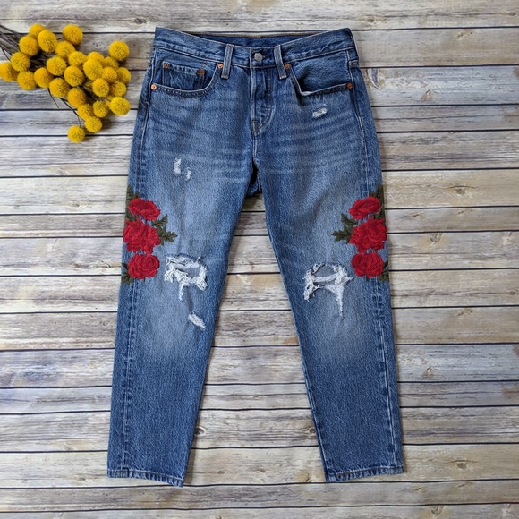 Levi's Rose Embroidered Distressed Tapered… - Picture 4 of 15
